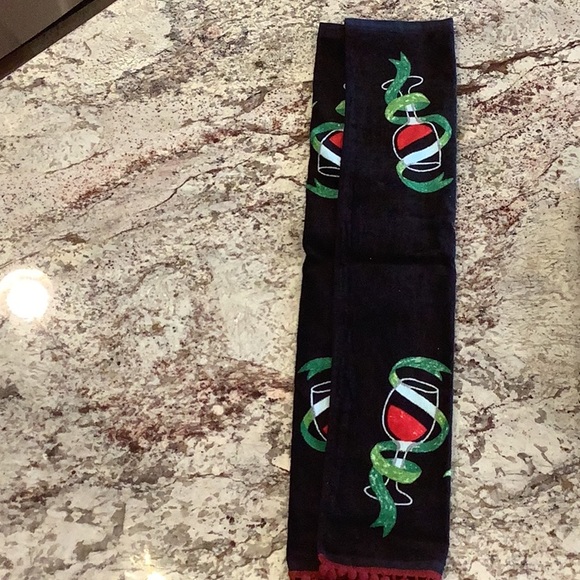 NWOT - 2 St. Nicholas Square “Spreading the Christmas Cheer” kitchen towels. - Picture 3 of 7